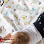 Mjuka babymerinostrumpor som värmer små fötter