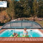Aikamatkan arjen rikkaus ja yllätykset uima-altaassa